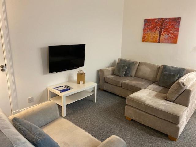 Glenfinnan - Two Bedroom Apartment Дънфърмлин Екстериор снимка