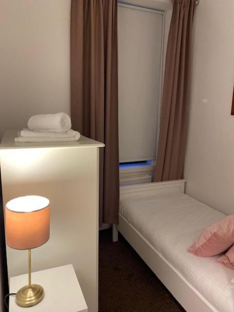 Glenfinnan - Two Bedroom Apartment Дънфърмлин Екстериор снимка